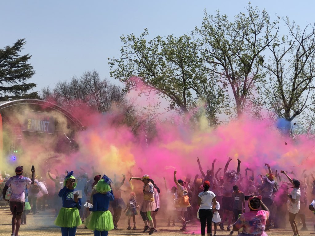 Inzpire22's tweet image. #TheColorrunSa  super day out on the most colorful 5k run in sa with family , pinkbeared  and yellow-beard looking rad too !