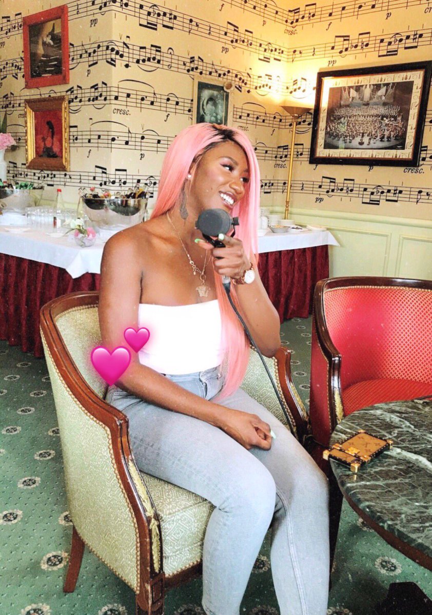 Aya Nakamura tweet media