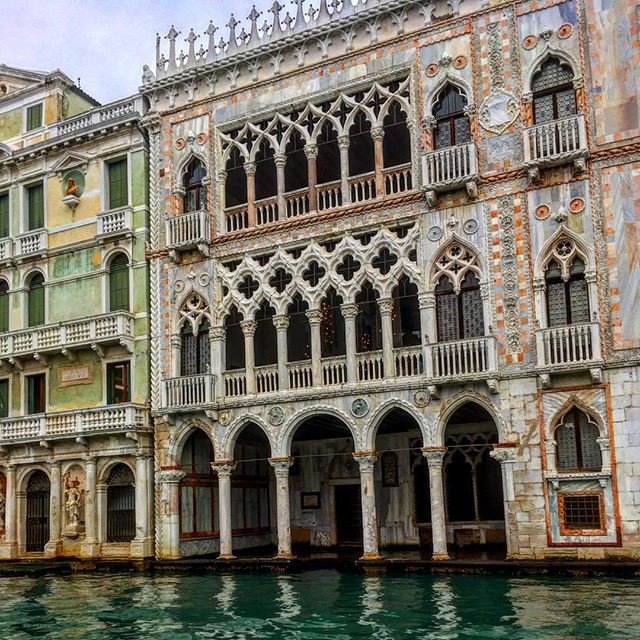 t2in2rs's tweet photo. Reposting @lucamarchiori:
The house of gold. #venice #venezia #ig_venezia #loves_veneto #ilovevenice #veneziagram #photooftheday #travelblogger #veneziaautentica #veneziaunica #evenice #followme #aguestinvenice #volgovenezia #loves_united_venice #instagram #instagrammers #red https://t.co/8xcFAUVFb1
