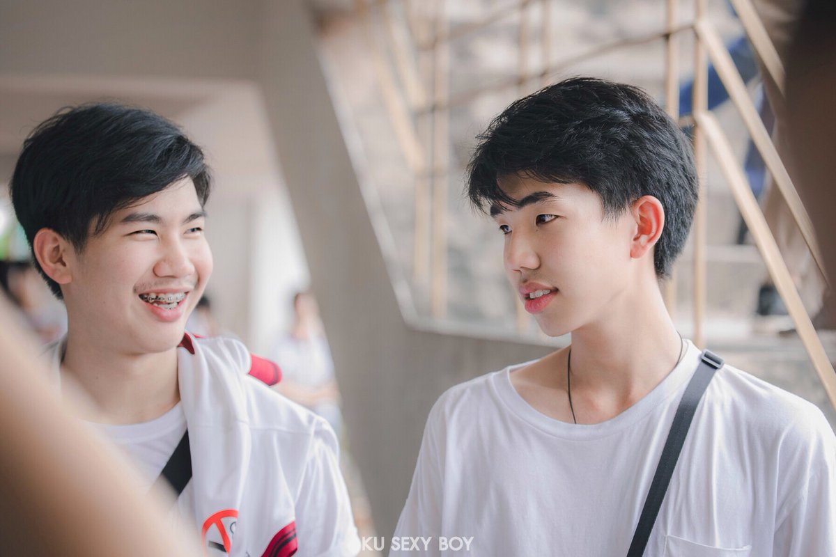kusexyboy's tweet photo. 👦🏻 Friendship 👦🏻
#KUSEXYBOY x #FreshyNight2018
-พี     IG : ppikkee
-คิน  IG : tiraphut_
#วิศวกรรมศาสต์ #ปี1 #KU78 #KUSEXYBOY 
#เฟรชชี่หล่อบอกต่อด้วย
📷 Photographer : afterismyname https://t.co/Szh1iHYhlr