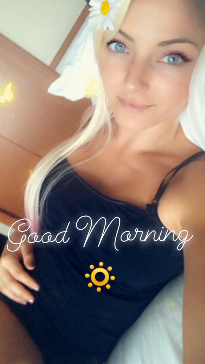 AlexaBliss_WWE's tweet photo. 🌸☀️🌸 https://t.co/Xu0s6MsbKQ