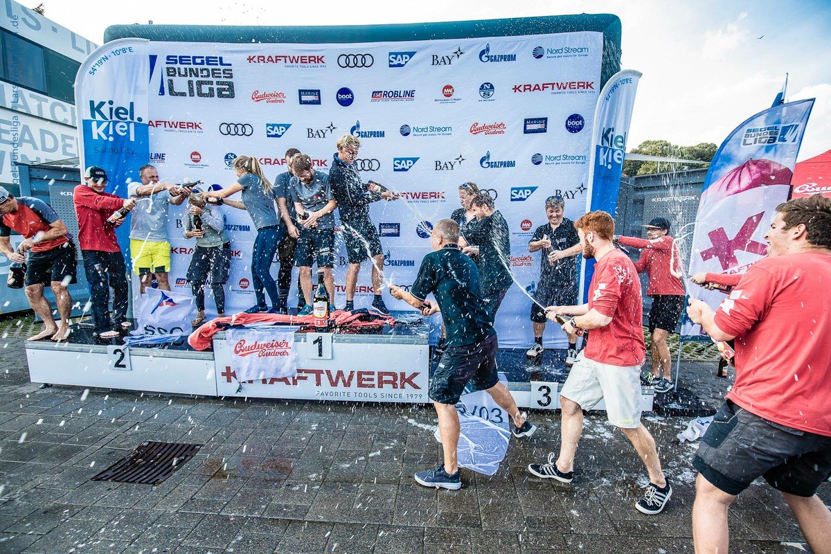 TeamSV03Berlin's tweet photo. 5. #Segelbundesliga Wochenende #DSBL in #Kiel : 1. platz für #TeamSV03Berlin und als 3. der saisongesamtwertung aufstieg in die 1. liga !!! https://t.co/cddet8N519