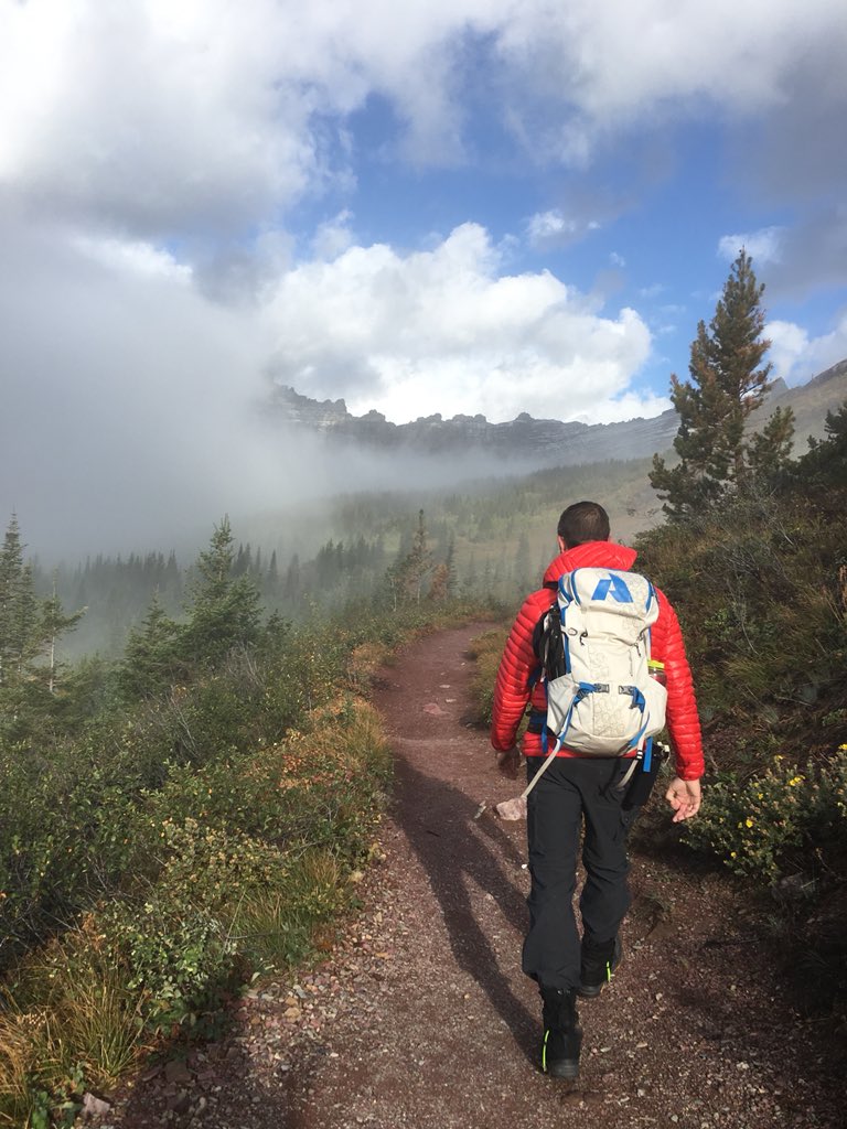 JboneilO's tweet photo. Wonderful day for a hike. #ptarmigantunnel #hiking #glacier #glaciernationalpark #montana #cliff #tunnel #mentalhealth #mountain https://t.co/gBkZYcDhee