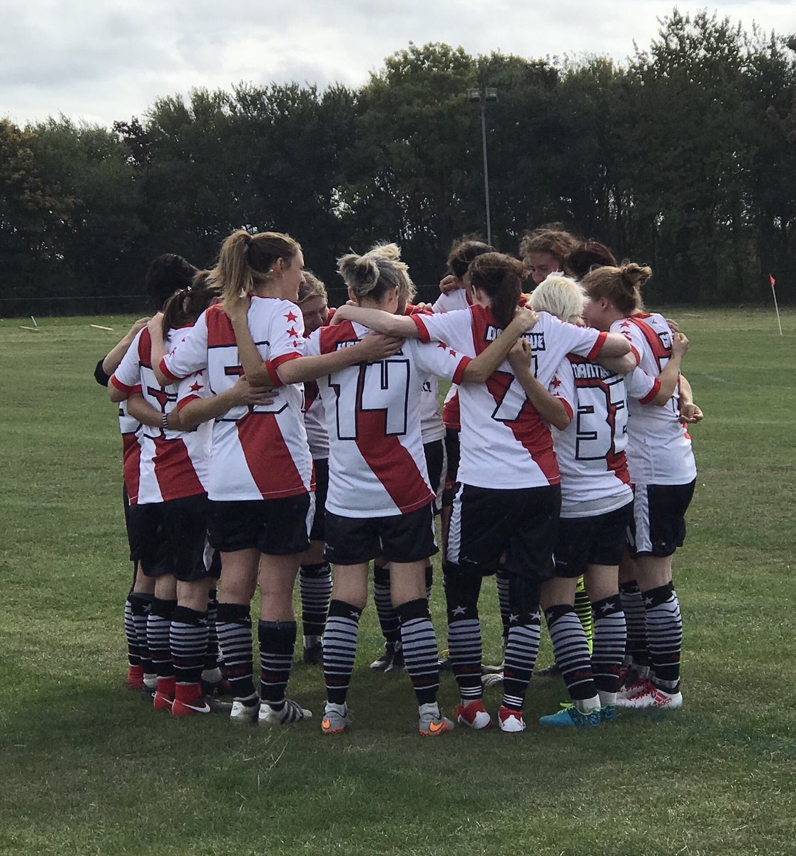 jodes20's tweet photo. Well done AFC Unity going from 2-0 down to win 3-2, fantastic football, absolutely inspirational! Love this team! ❤️🔴⚫️⚽️ #redstars #thesegirlscan #footballfamily https://t.co/x2PsFEqF98