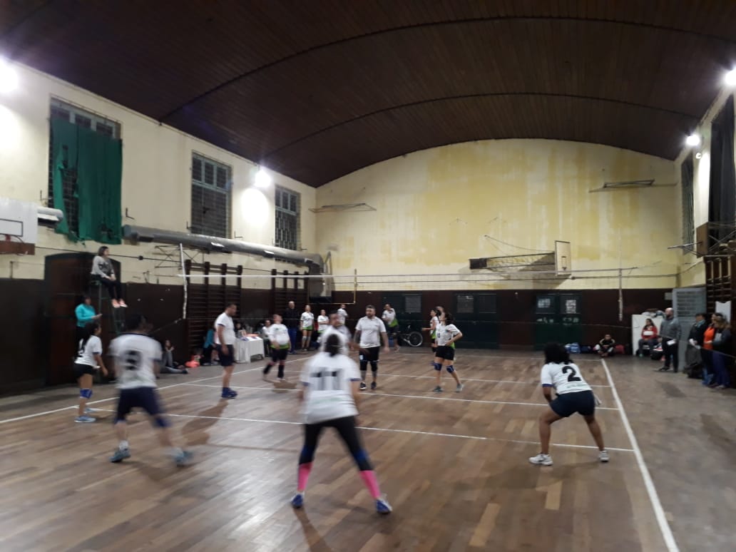 Valperezzon's tweet photo. DGCYE-DEF
Primer Intercef Provincial. Son pocos los encuentros que quedan de la Etapa Regional. Así juegan y disfrutan en la Región 5 
@gzinny @sergesiciliano @BAeducacion 
#Intercef #Región5 https://t.co/BLCJzaQwh7