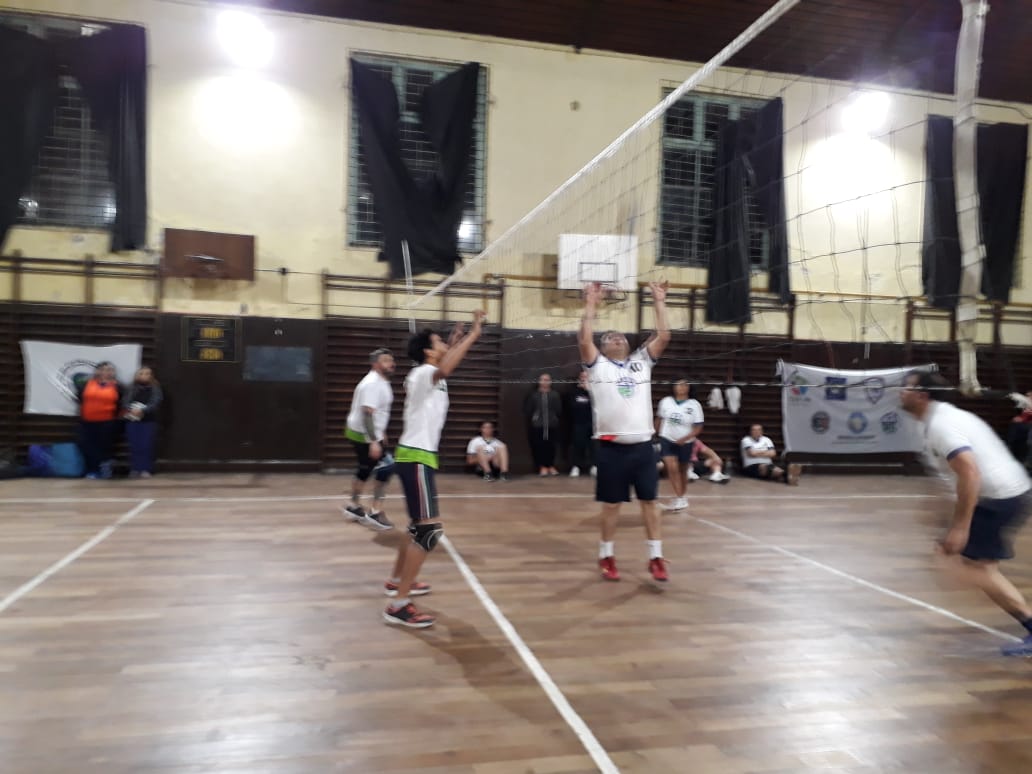 Valperezzon's tweet photo. DGCYE-DEF
Primer Intercef Provincial. Son pocos los encuentros que quedan de la Etapa Regional. Así juegan y disfrutan en la Región 5 
@gzinny @sergesiciliano @BAeducacion 
#Intercef #Región5 https://t.co/BLCJzaQwh7