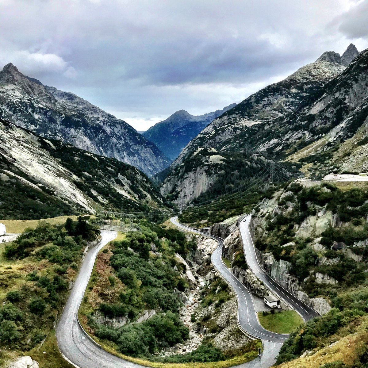mhofstaetter's tweet image. besichtigung wasserkraftwerk #grimsel 2, kilometerweit im berg, sehr eindrücklich! #stollentroll #kwo #grimselwelt