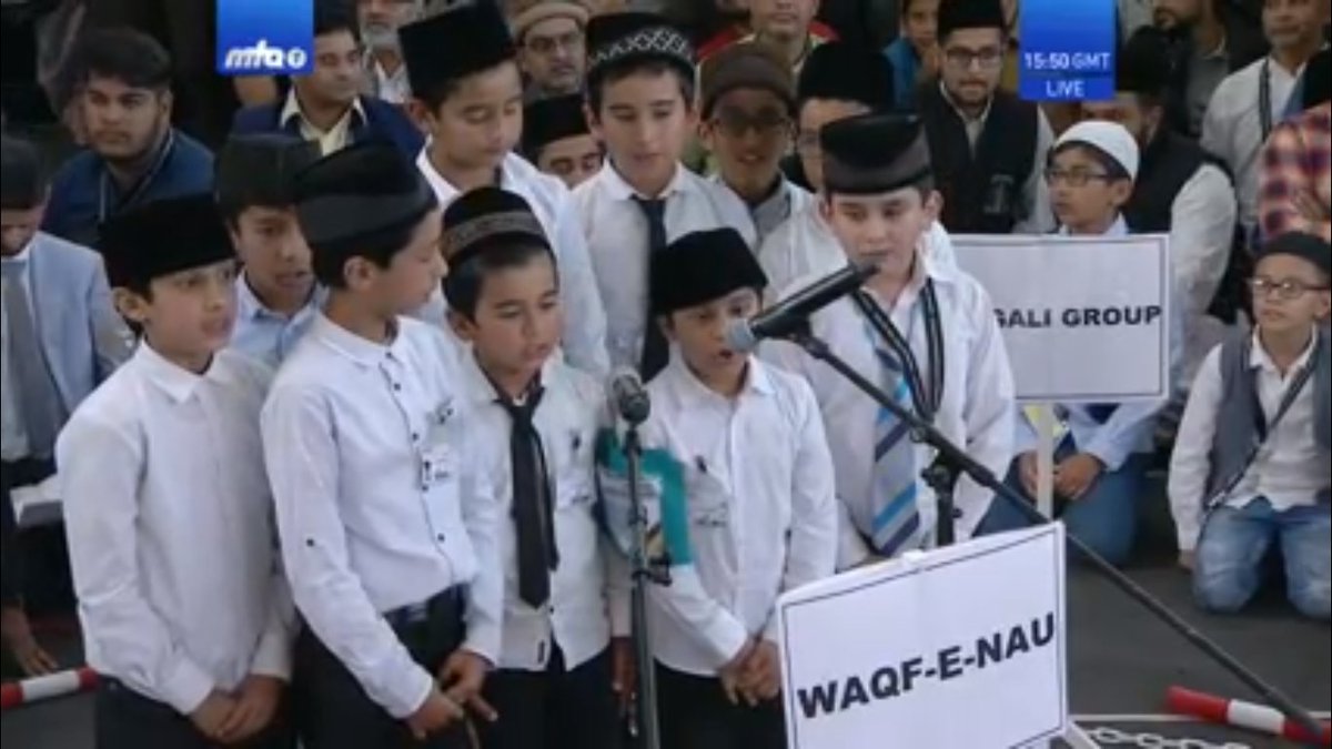SabahatMS's tweet photo. The confident bunch... So cute!!! 😍😍😍😍😍
#JalsaBelgium https://t.co/kdQ2zLMpyS
