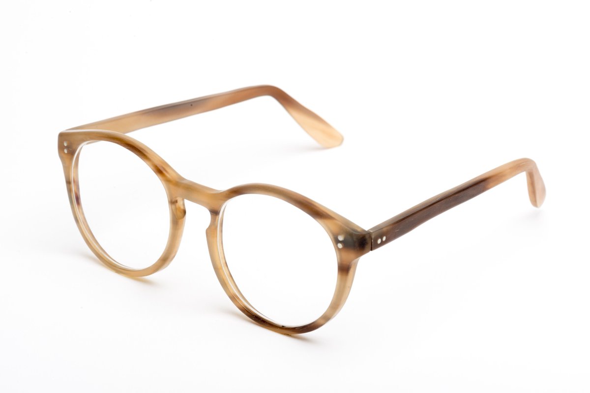 Custom-made week: Day 7 📐
To end this week dedicated to custom-made eyewear, we're going to answer one last question. Is the price tailor-made too? Well, let’s find out together! 😉
👉bit.ly/made-to-measur… 
📷 #maisonbourgeat
#amazingeyewear #eyewear #optics #custommade