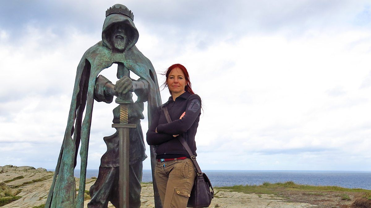 How <a href="/theAliceRoberts/">Prof Alice Roberts💙</a> and <a href="/DiamondLightSou/">Diamond Light Source</a> illuminated King Arthur's Britain with a beamline. Tonight at 9pm (UK) on <a href="/BBCTwo/">BBC Two</a> 
bbc.co.uk/programmes/b0b…