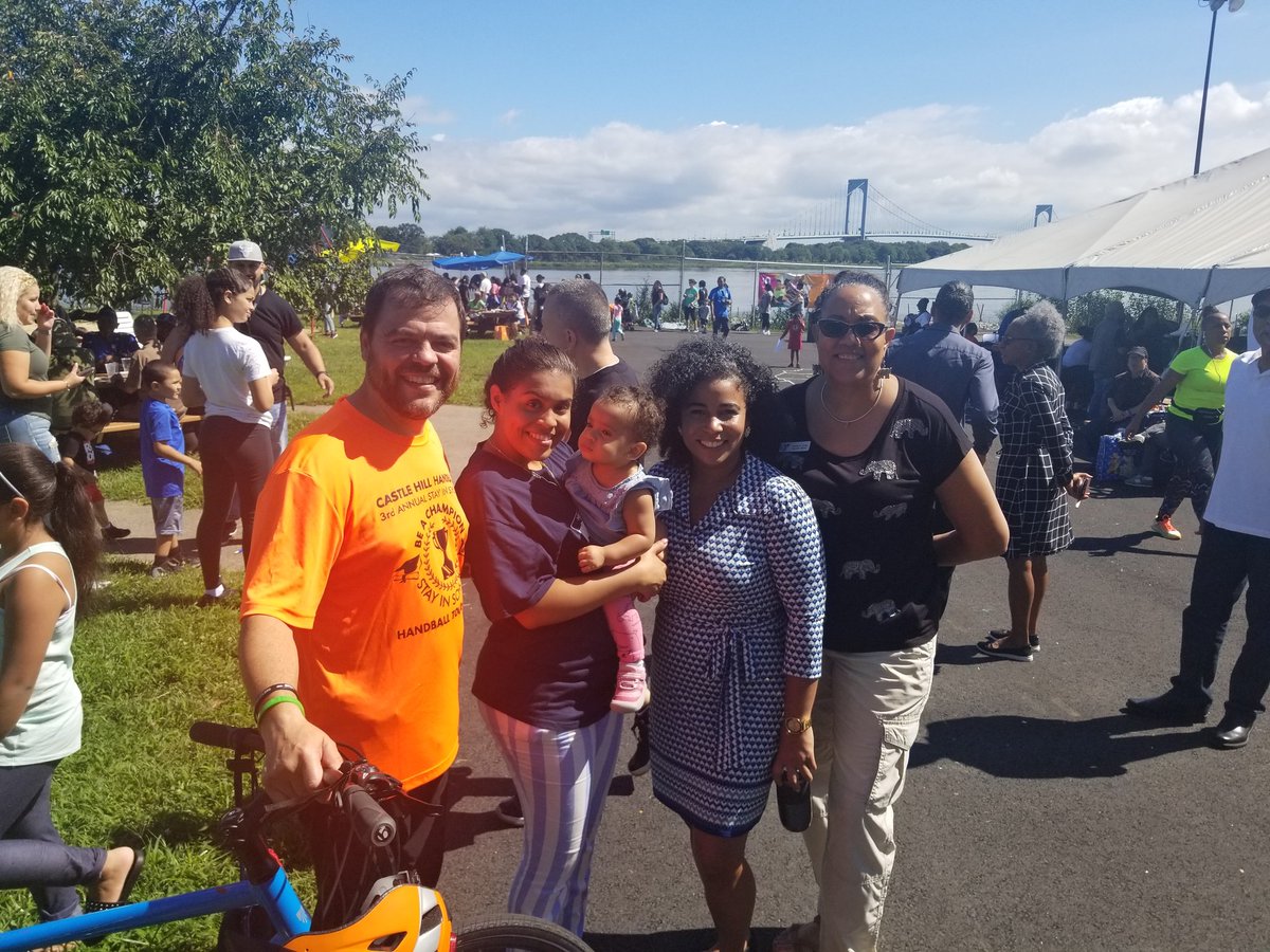 KarinesReyesNYC's tweet photo. Beautiful Saturday in the #87AD! Visited the @NAACPParkchest 11th annual health fair and the Welcoming Day Community Extravaganza @BRONXYMCA at castle hill. Went kayaking at #pugsleycreek! Our community has so much to offer! https://t.co/pQli87jyFT