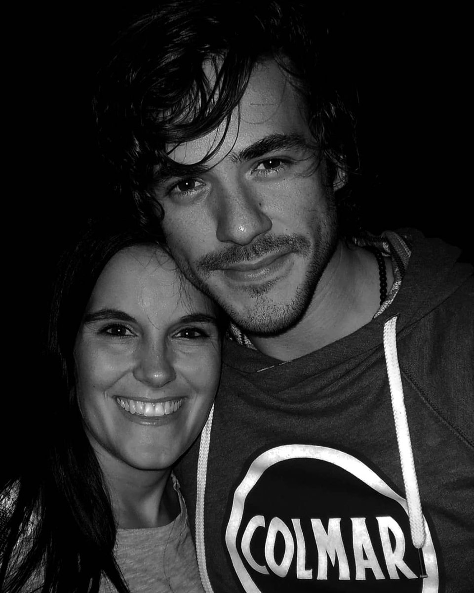 MrsJahr's tweet photo. While waiting for something new, I found this... Three years ago today ๐คโค๐ Our chins are definitely related, @JackSavoretti ๐๐๐ #cologne #mtc #firstheadlineshow https://t.co/SxxzM7dbbR