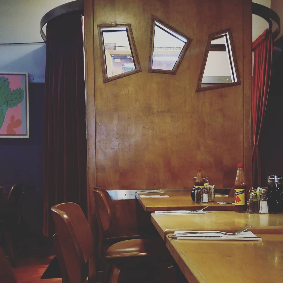 MemphisCafe's tweet photo. Walk in, and get a little blast from the pastβ°β¨
π·: @kimbokrackers
#memphiscafe #retro #blastfromthepast https://t.co/KXb4xrLFvL