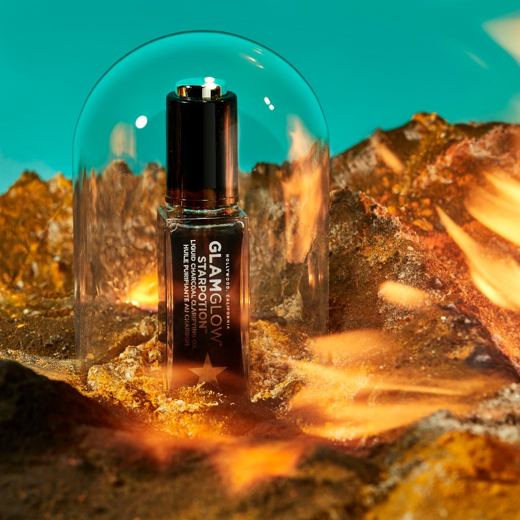 glamglow's tweet photo. Your skin will instantly drink in this weightless oil that smooths while antioxidants help protect. Perfect for use day or night, and especially after any #GLAMGOW treatment! 
Shop #STARPOTION now: https://t.co/D94yihEHvL
#GLAMGLOW #MagicPotionsAreReal https://t.co/89zvvxo1Tn