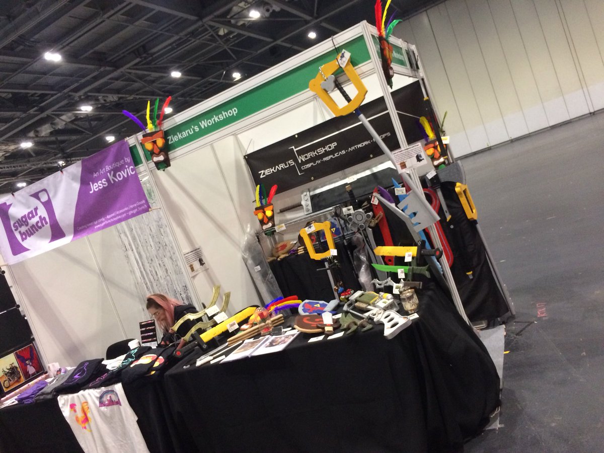 Ziekaru's tweet photo. Last 30 mins of #RTXLondon  the #guardians looked after us so well! Thanks! Come over when you’re done and get a discount! (If you want) https://t.co/wXHQBj2Se4