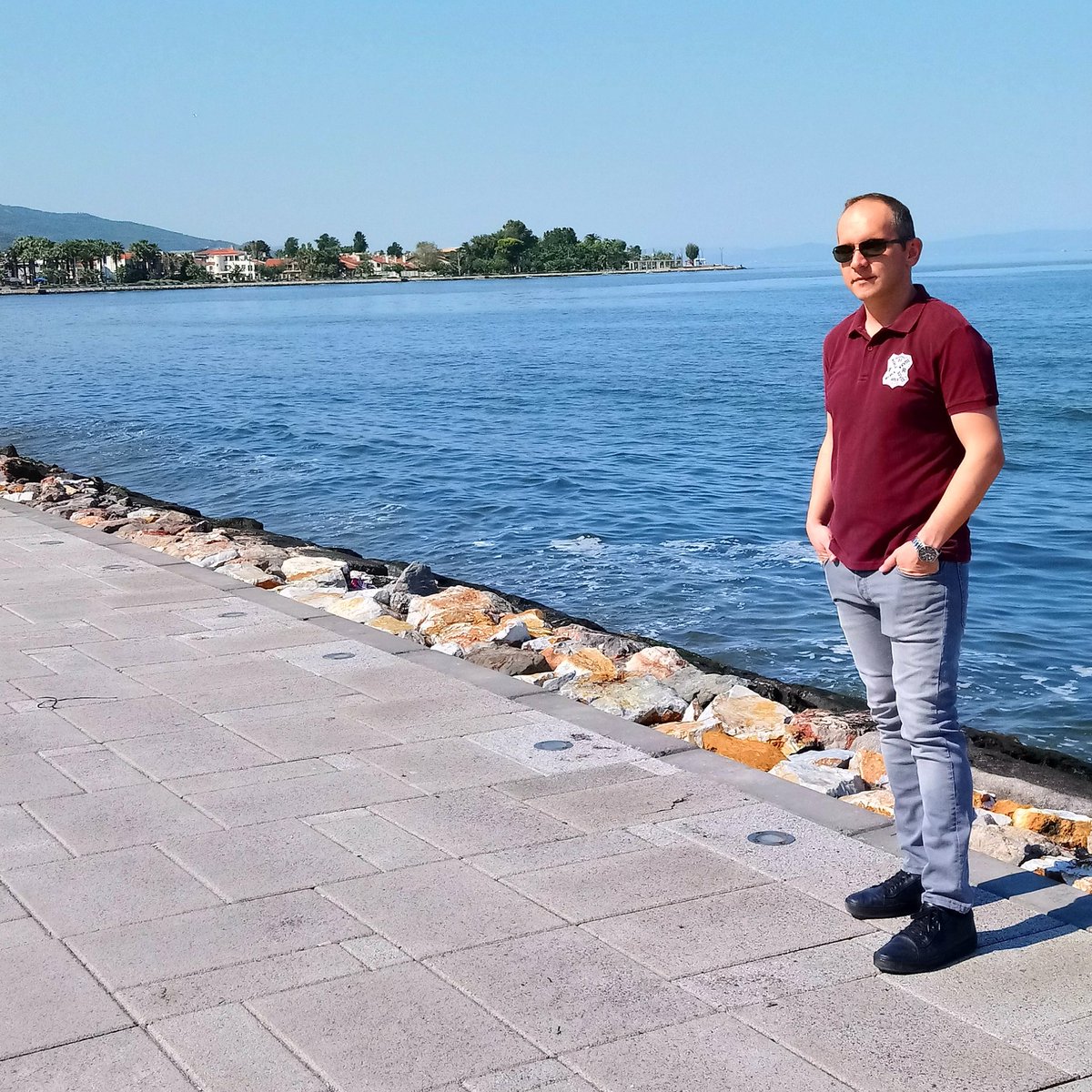 En derin denizlerde boğula boğula becerirsin, tek bir nefesle yaşamayı..