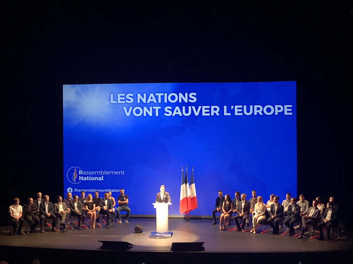 doriancajon's tweet image. Merci à @MLP_officiel pour ce magnifique meeting à Fréjus. Macron ne marche plus, il rame! En route vers les Européennes, on vient te chercher! #MLPFréjus