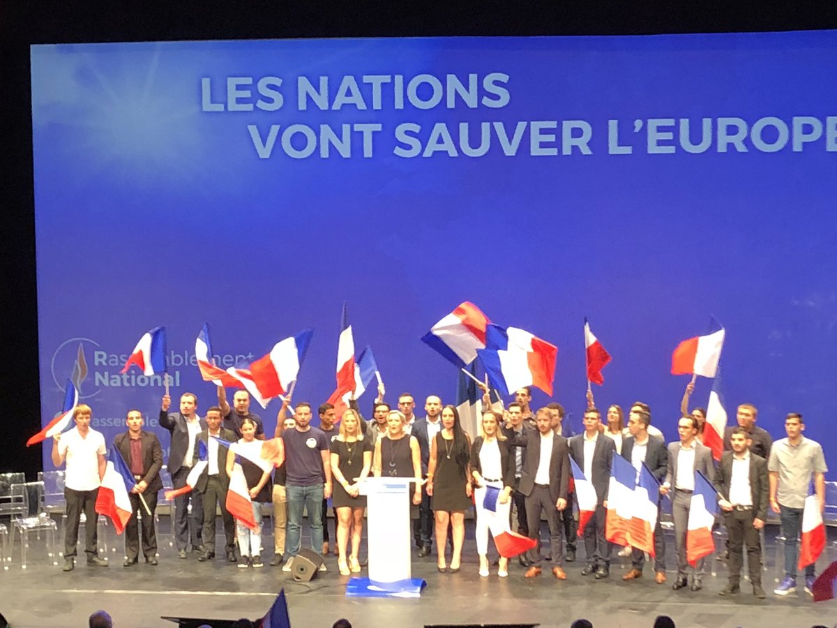 doriancajon's tweet image. Merci à @MLP_officiel pour ce magnifique meeting à Fréjus. Macron ne marche plus, il rame! En route vers les Européennes, on vient te chercher! #MLPFréjus