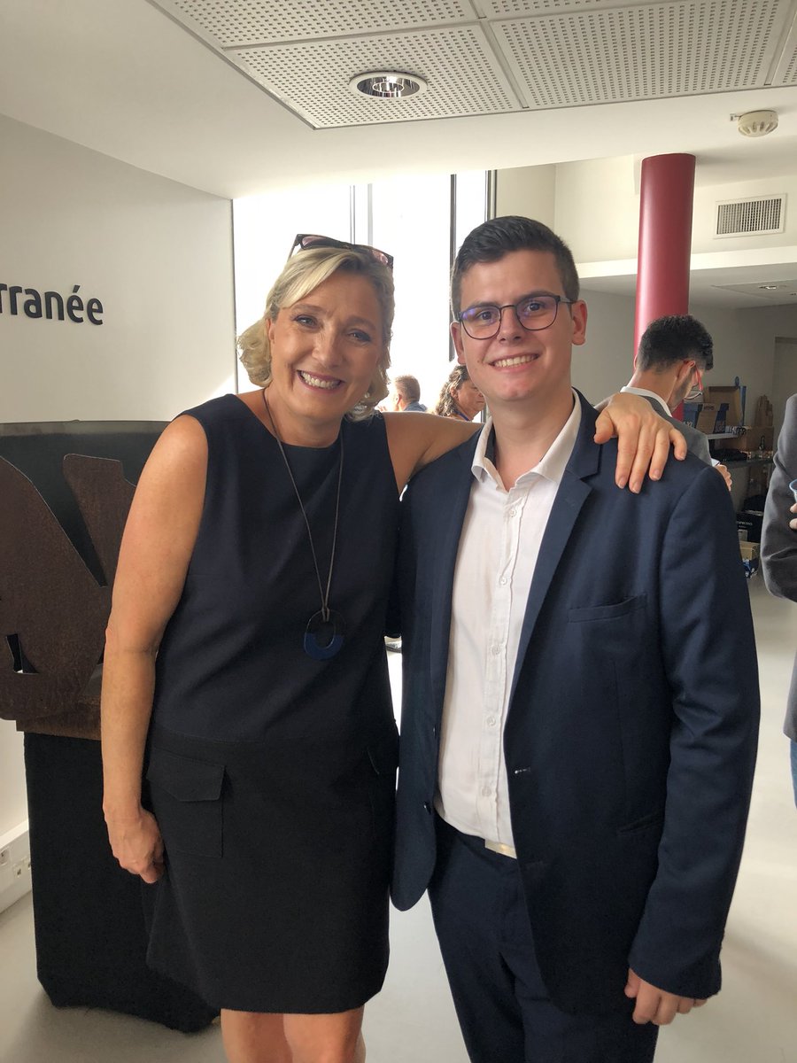 doriancajon's tweet image. Merci à @MLP_officiel pour ce magnifique meeting à Fréjus. Macron ne marche plus, il rame! En route vers les Européennes, on vient te chercher! #MLPFréjus