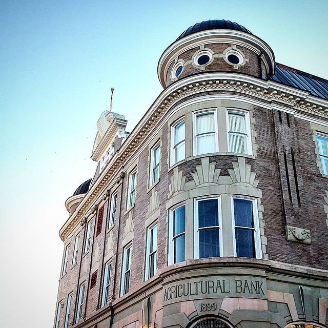 ChelseaMartin20's tweet image. The Agricultural Bank, where the currency consists of corn seed... just kidding. Cool building, though! ift.tt/2D3GdMT