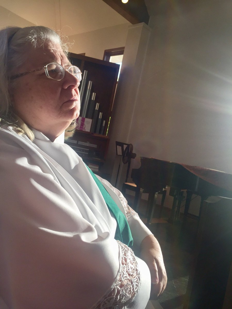 compusean's tweet photo. Caught Karen+ in a contemplative moment during Sunday services. https://t.co/XwFNK5xuYi