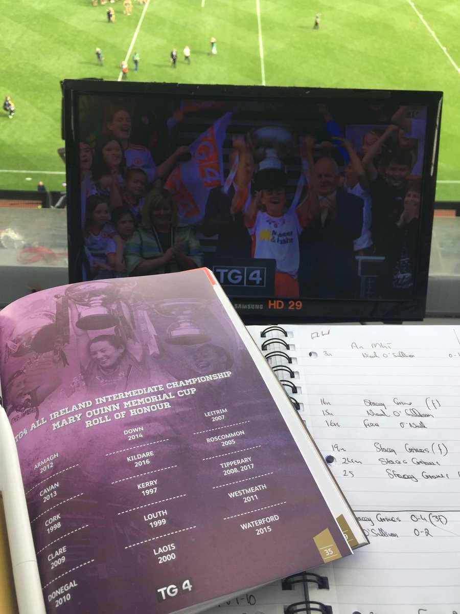 ohfadabee's tweet image. Lá iontach i bPáirc an Chrócaigh i dteannta foireann iontach! GRMA ar fad! #meitheal #GAABEO #TG4 #SupportHerSport #ProperFan