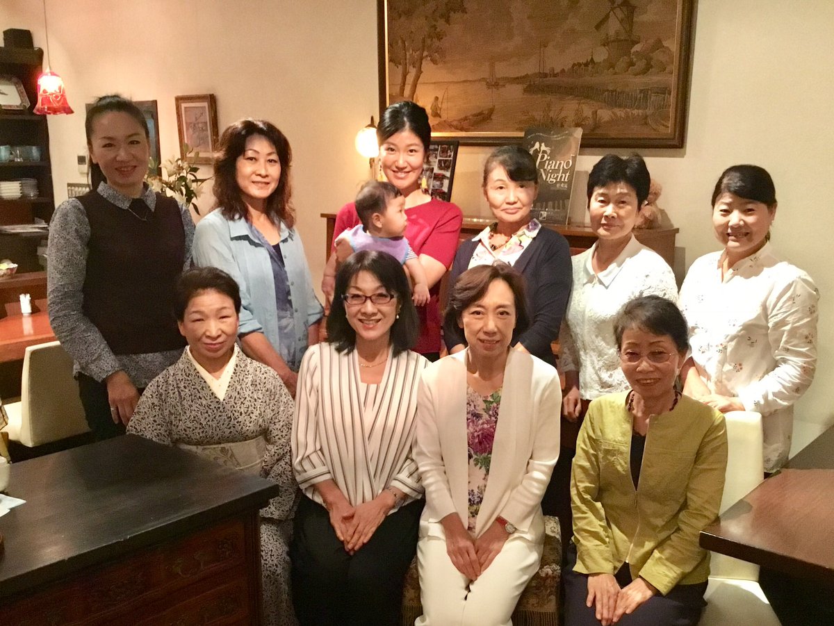 西川陽子 名古屋をどりにnossインストラクターさんが4名出演されたのを機に Nossインストラクターさん達とのお食事会ができました それぞれの活動のレポートを頂き 本部へとご報告いたしました 名古屋をどり 西川流 Noss インストラクター