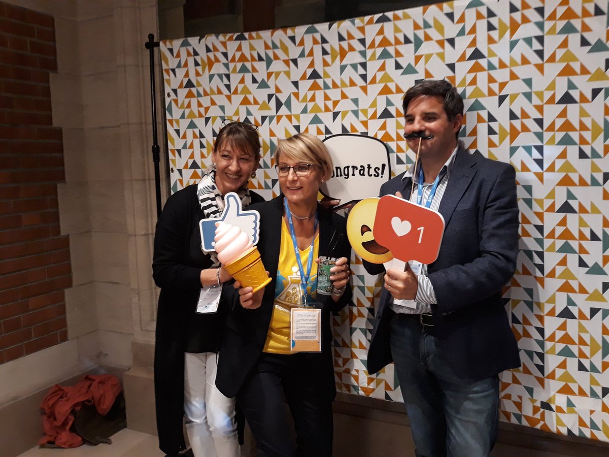 SW_belgo_french's tweet photo. #SWBeFr C'est le moment d'immortaliser le #startup weekend belgo-french 😍😍 @orpin_yann @JesselEdwige @folksbooth https://t.co/EesMFUDNOk