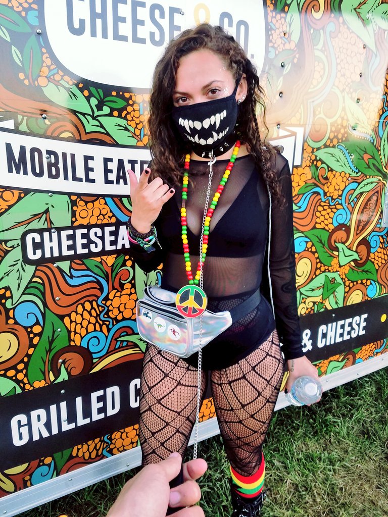 TripiHipiJuice's tweet photo. lost lands was crazy !!some pics of my killer outfits 👽💕🍄💕👽 https://t.co/0z54AAAokN