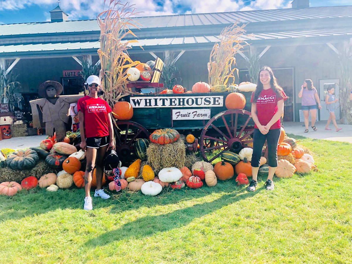 JimRenacci's tweet photo. #TeamRenacci at the @WhiteHouseFF Fall Festival Celebration this afternoon! #OHSen https://t.co/u4pQ5mY5hX