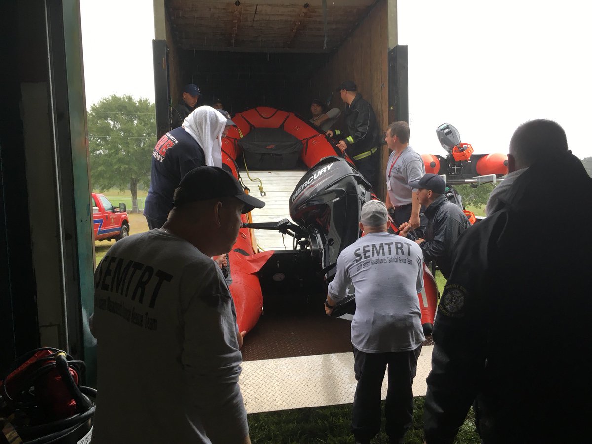 semtrt1's tweet photo. SE-MA TRT is setting up a new base ready for deployment in a new area of North Carolina. The team drove through torrential rains to this new staging area. #hurricane #florence https://t.co/g3J5fIVupV