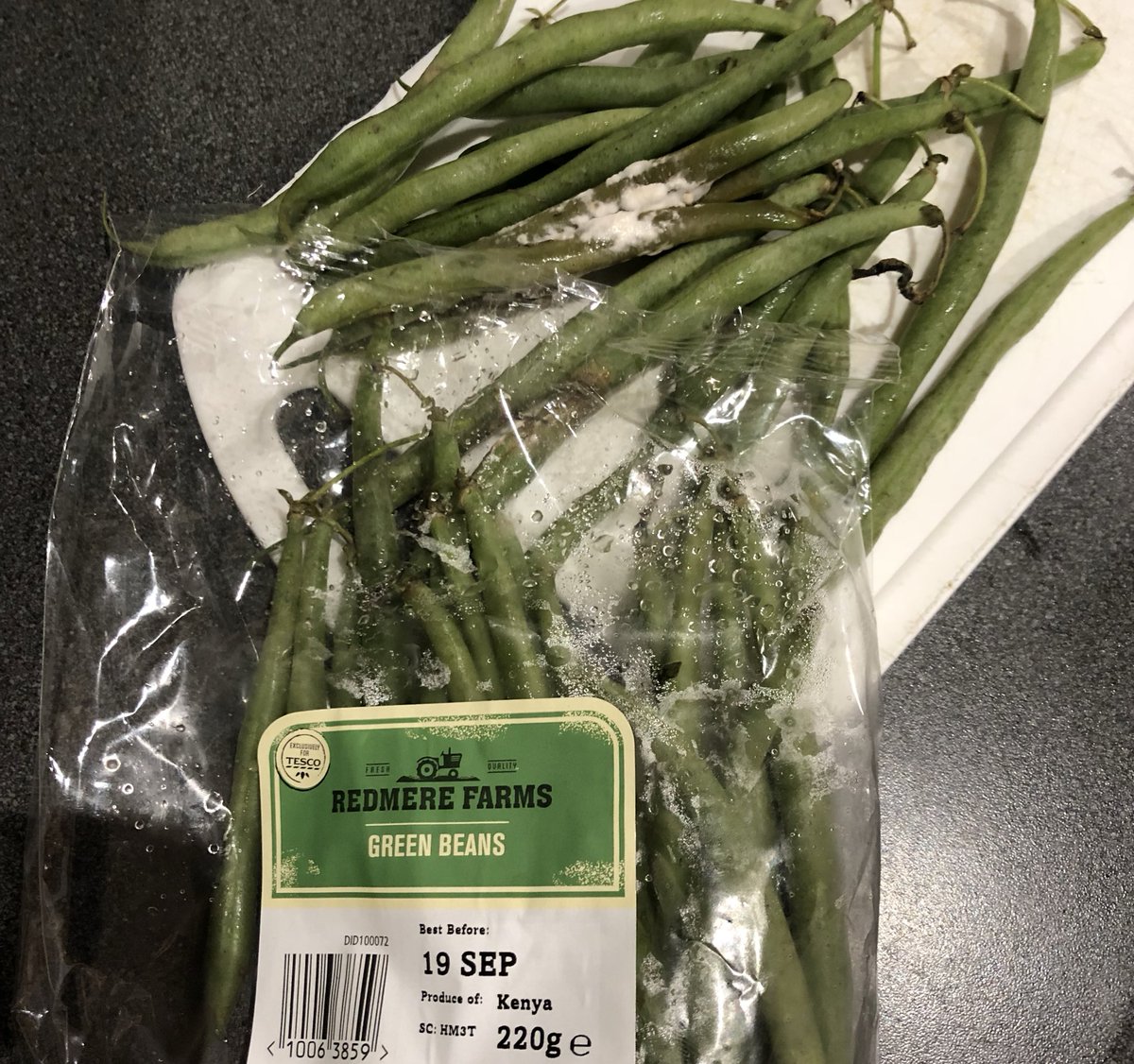 batesy_uk's tweet photo. @Tesco what is happening with your veg at the minute? This is about the 3rd time this has happened recently https://t.co/fSVsObvd2r