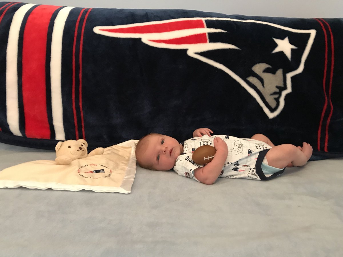 osborne_22's tweet photo. Getting ready all the way in the uk to watch the pats today. And only 4 days old. #NewEnglandPatriots #Nfl #nfluk #lilpatsfan https://t.co/Is6bbs950H