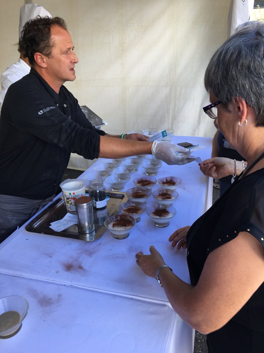 NadiaPellefigue's tweet photo. En ces journées du patrimoine, gros succès pour les #Toquesdoc et les chefs ⭐️ ⭐️ qui ont mis à l’honneur notre patrimoine gastronomique d’@Occitanie 
Cc @ladepeche31 @CaroleDelga @JBBaylet @mfmbaylet @FrankRenimel @Bernard_BACH @MagueloneP31 @FlocdeGascogne @FredTouraille https://t.co/tBxqr9FqfO