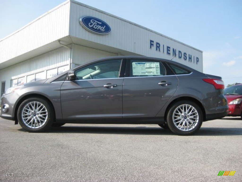 mvlizardo's tweet photo. Se acaban de robar este ford focus en el malecon casi km 12 de haina es SEL PLACA A760001 favor difundir para mas informacion llamar al 8296190696 Paul Andujar. O whatsapp 829-779-5502 https://t.co/k0RTpI2PdP
