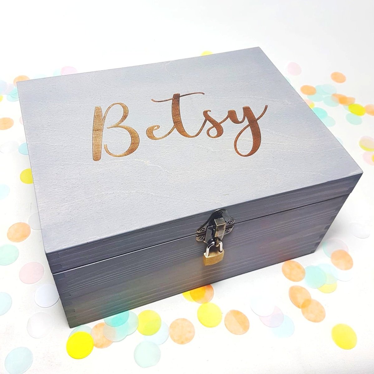 Our engraved boxes come in a variety of wood stain colours; this Georgian Grey stain is one lf our favourites! Check them out here: bit.ly/2xiyhC4 #handmade #giftideas #gifts #wedding #bride