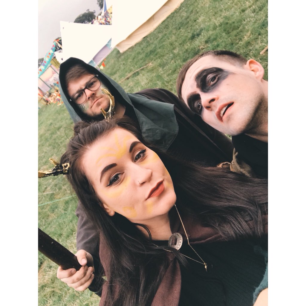 Jessykahkah's tweet photo. Busy weekend filming at #profounddecisions Empire LARP ⚔️🛡 https://t.co/c8qmvSlhSF