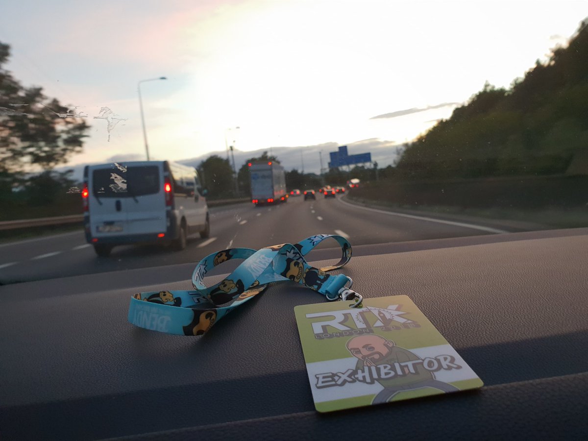 AlexMoylan4's tweet photo. Thanks for an awesome weekend @RTXLondon @RTXEvent @xboxuk hopefully see you next time! #PUBGVan #XboxOneX #hometime #SundayFunday https://t.co/9NYq15fbzh