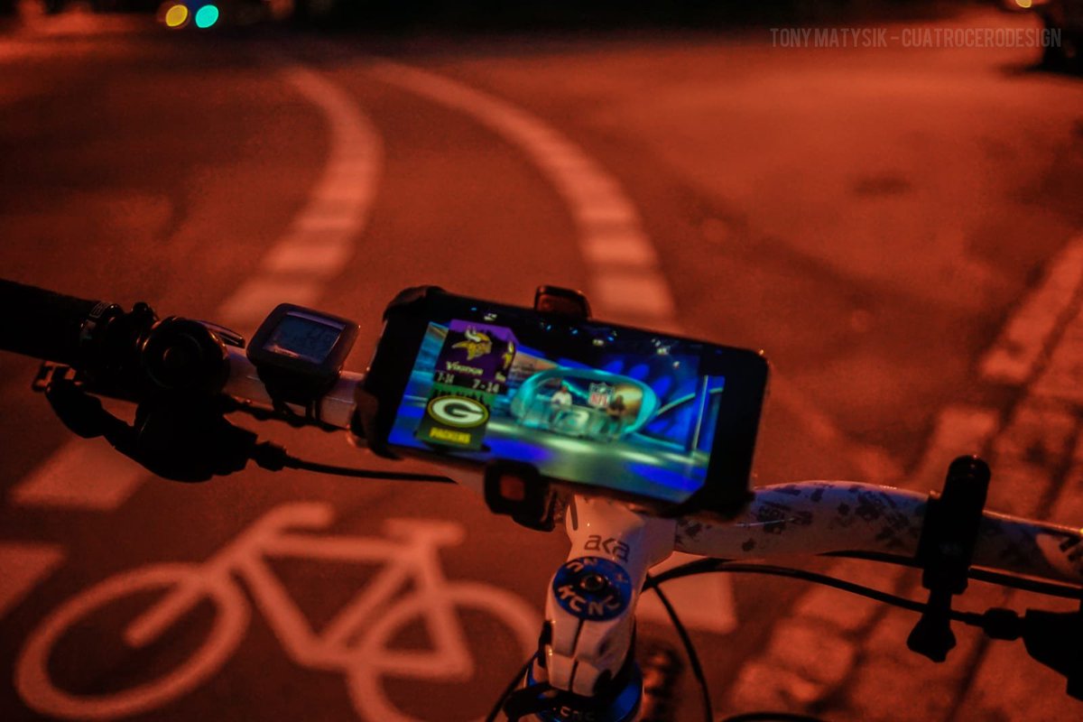 djschachmatt's tweet photo. Wenn #ranNFL schon läuft, du aber noch mit dem Bike unterwegs bist...

#ranNFLsüchtig #pro7maxx #GoPats @Icke41 @rannfl_suechtig https://t.co/43ZTNkOlLc