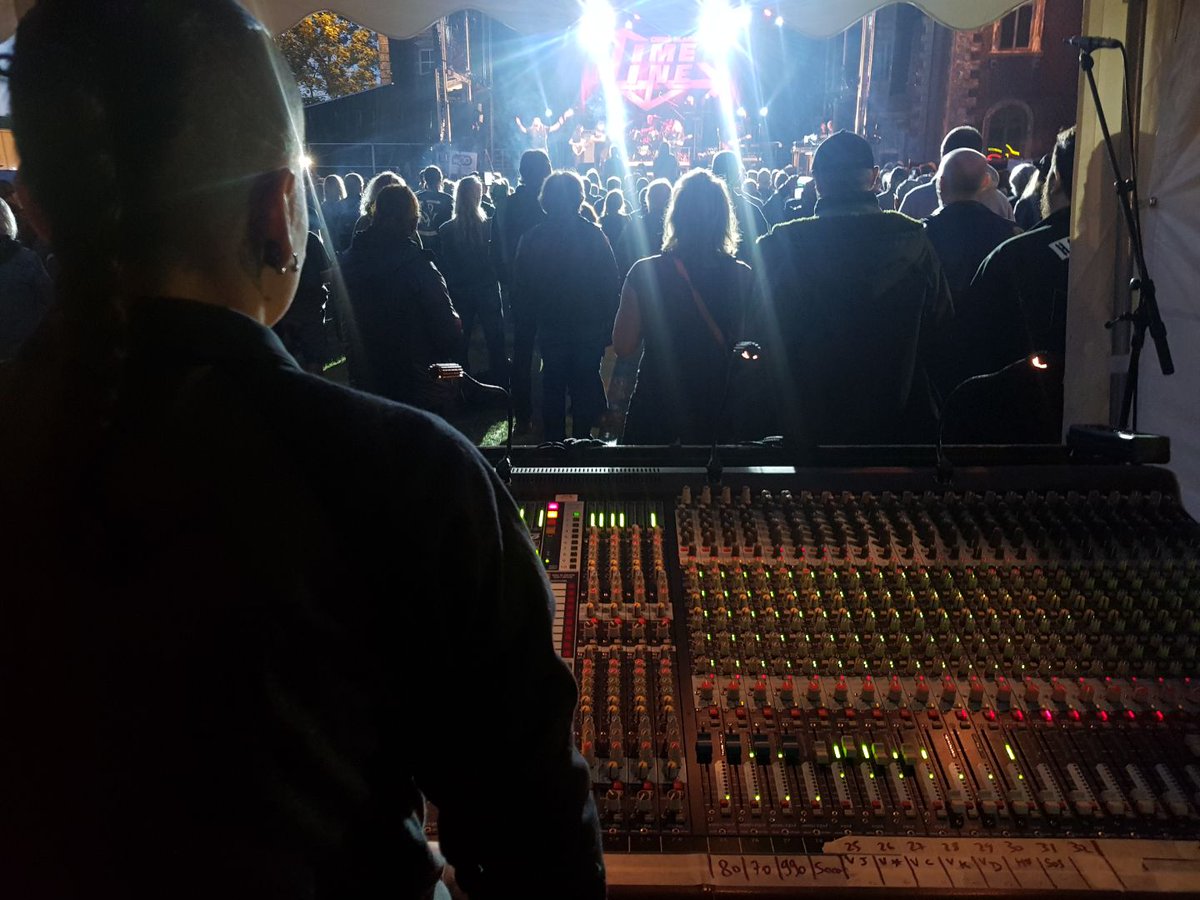 MOKO18542006's tweet photo. #Raismesfestival with @SladeTimeline @ChrisSladeDrums Girl on board #RoxaneBoillod #AlexQuentin #Moko https://t.co/oM2q2Gpn6y