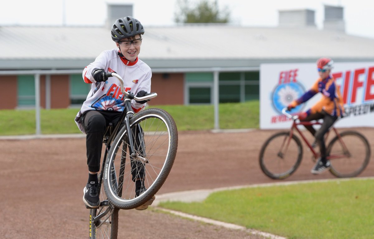 JimPaynePics's tweet photo. Some tasty racing #fastbowl @CycleFife #truegrit @FifeActiveSch @ScottishCycling https://t.co/zZkKcv1BRr