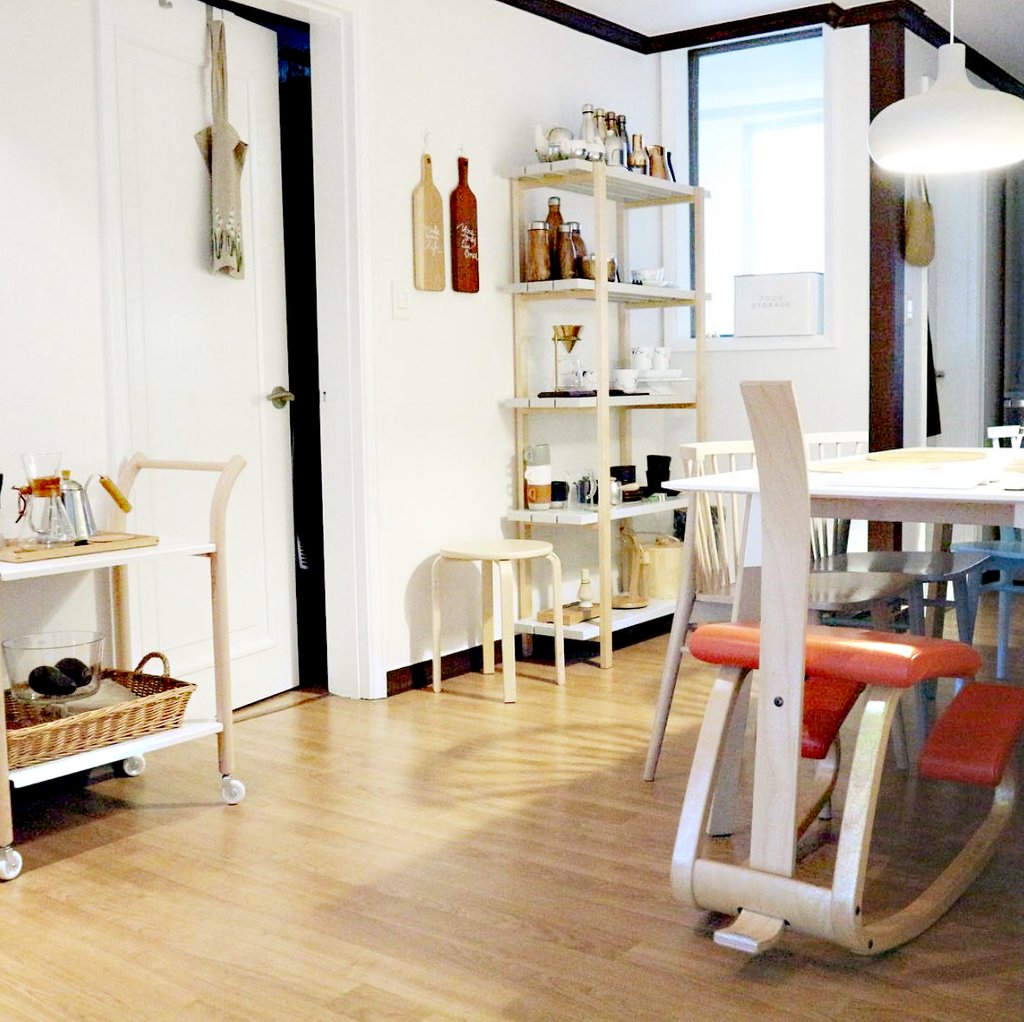 sitdownmoveon's tweet photo. Check out the wooden interior of Korean blogger @for__season with our Variable - Lots of love for great #interiordesign
.
.
.
#kneelingchair #creativesatwork #designshoot #regram #healthyspace #officedesign #workfromhome #officespace #chairlove #gooddesign https://t.co/ZKf6vgcxFg
