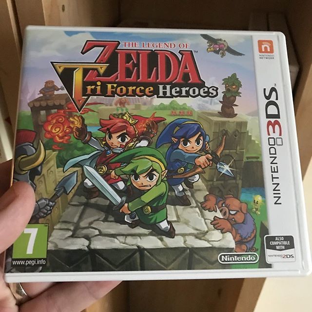 bashing_buttons's tweet image. Describe this game in three words!
.
Last time’s winner was Neil Mulvaney with ‘Your move, creep!’.