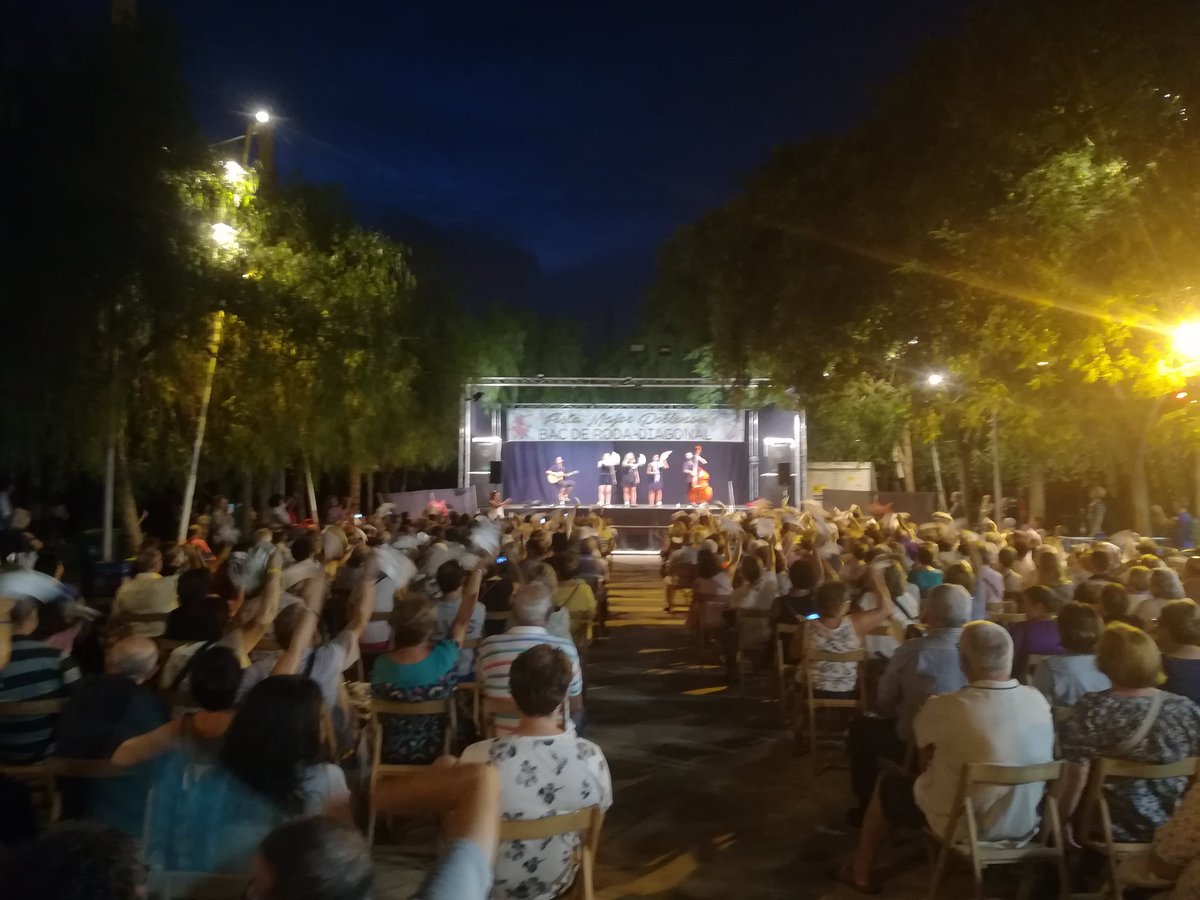 AidaSiGu's tweet photo. Immillorable fi de festa major @CdBacdeRoda amb @lesanxovetes https://t.co/p972XXjuqx