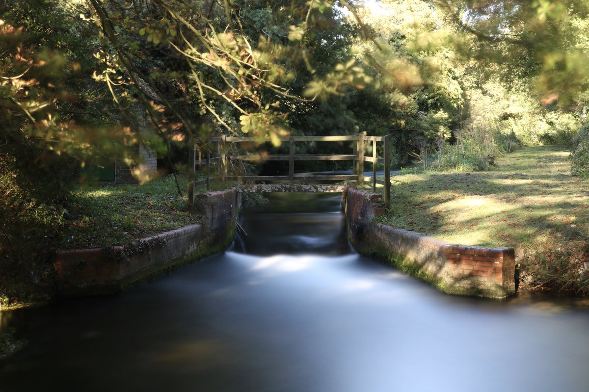 laurella1976's tweet photo. Been out trying to master the art of a #10stopfilter and #longexposure for a first attempt I guess it’s not too bad! #canon750d #canon #photography #thisisgoingtotakesomepatience @BBCCountryfile @BBCSouthNews @alltalresford @aroundhampshire 🤷‍♀️ https://t.co/hvlpVAfbaD