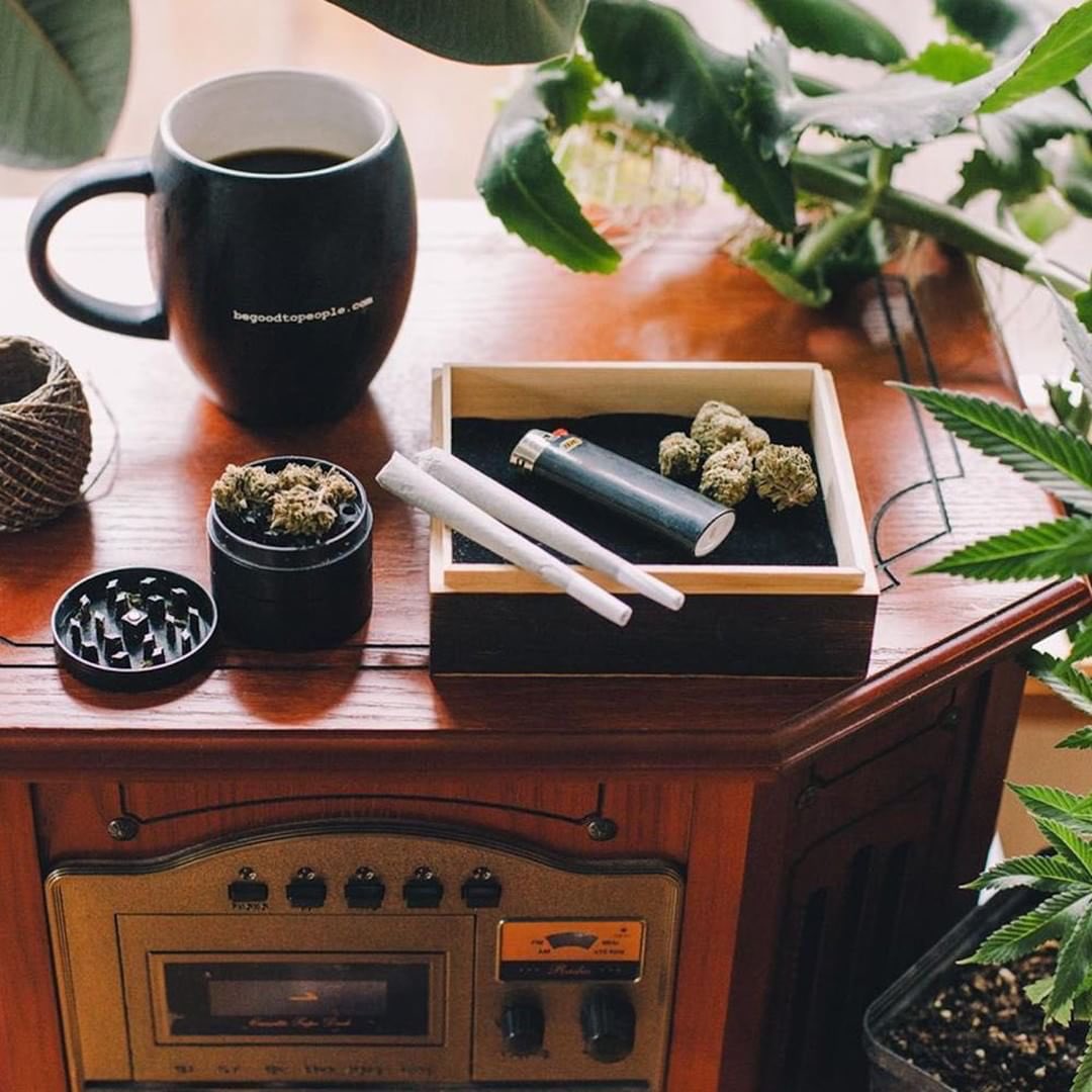 TheKushCrate's tweet photo. Easy like Sunday Morning 😗💨 https://t.co/h3oGuItLjG
