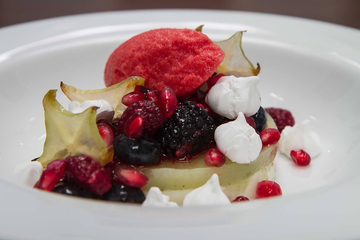 Para ese antojo de postre nuestra sugerencia es la panna cotta de tuna. #postre #Carlota #SanÁngel