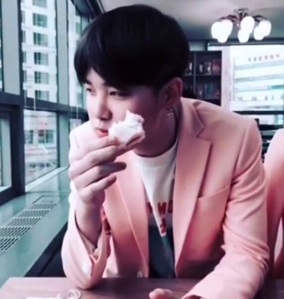 archivebanglo's tweet photo. a junhong bf material because it's accurate 💯💗 https://t.co/unwIlzZ1EB