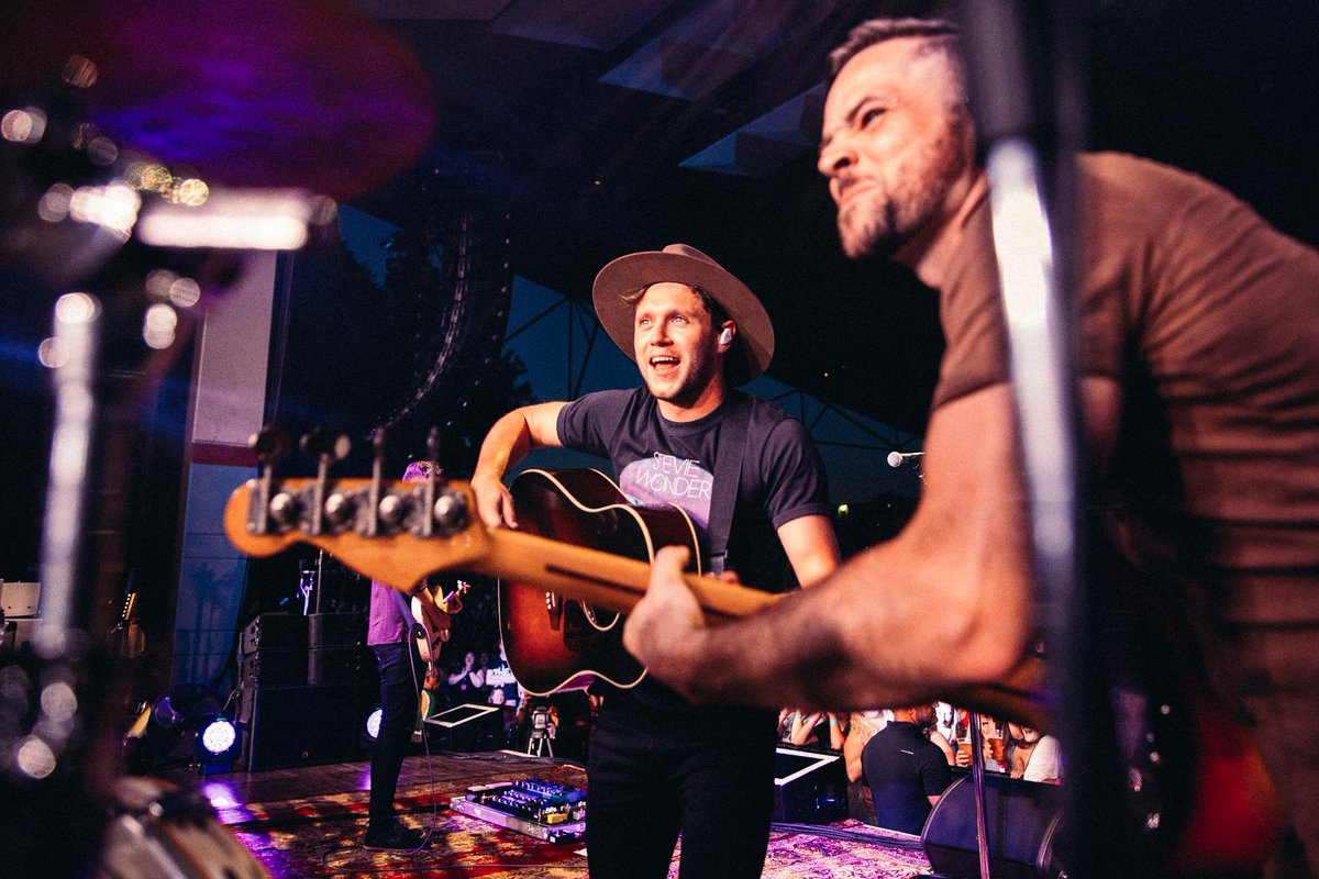LiveNation's tweet photo. .@NiallOfficial is 'On The Loose' and headed to a city near you with @MarenMorris! 

Get #FlickerWorldTour tickes here https://t.co/8JGbDTGb3i https://t.co/YGPNAX4r2F