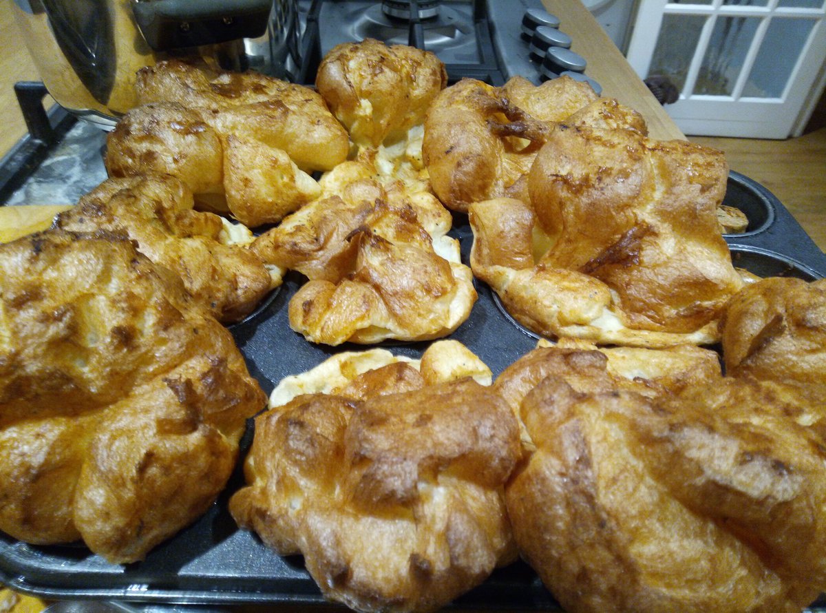 CollingridgeFox's tweet photo. OMG! Made Yorkshire puddings for the authentic Sunday roast experience but they're not supposed to explode like that! #GerExch2018 @MFLbwood https://t.co/HT4iyrIHSi